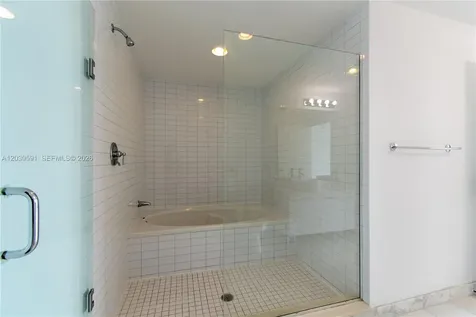 888 Biscayne Boulevard Miami FL 33132