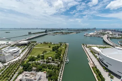 888 Biscayne Boulevard Miami FL 33132