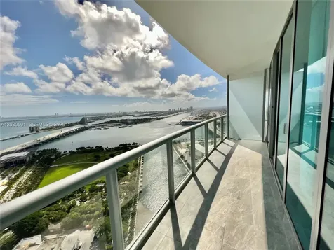 888 Biscayne Boulevard Miami FL 33132