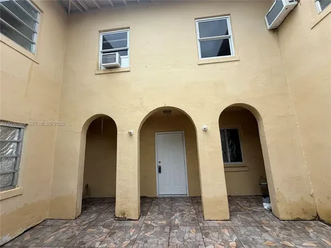 1420 NW 26th Avenue Miami FL 33125