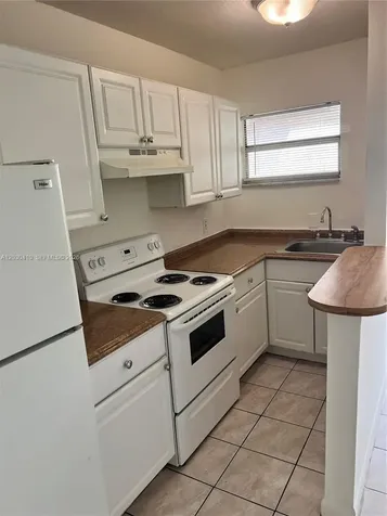 646 NW 4th Court Hallandale Beach FL 33009