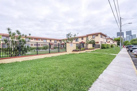 637 SW 11th Street Miami FL 33129