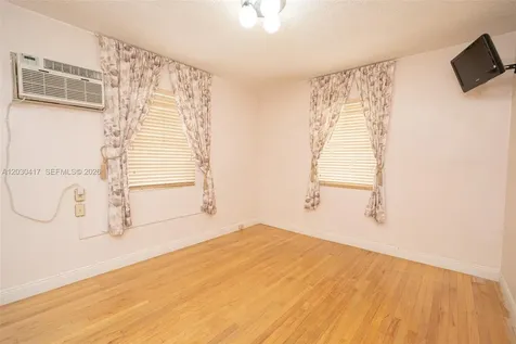 637 SW 11th Street Miami FL 33129