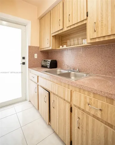 637 SW 11th Street Miami FL 33129