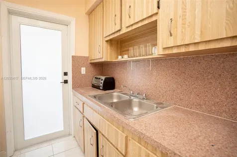 637 SW 11th Street Miami FL 33129