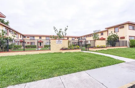637 SW 11th Street Miami FL 33129