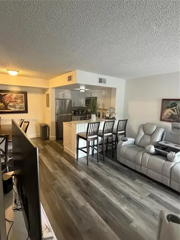 675 NW 85th Court Miami FL 33126