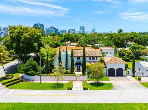 5860 Pine Tree Drive Miami Beach FL 33140