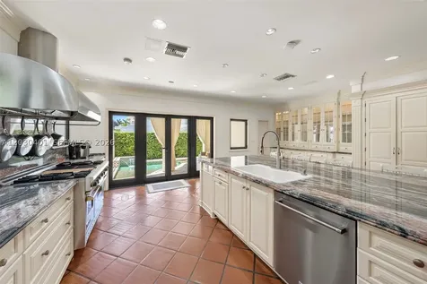 5860 Pine Tree Drive Miami Beach FL 33140