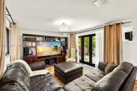 5860 Pine Tree Drive Miami Beach FL 33140