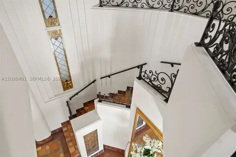 5860 Pine Tree Drive Miami Beach FL 33140