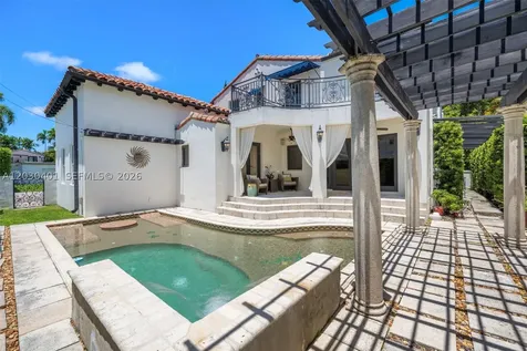 5860 Pine Tree Drive Miami Beach FL 33140