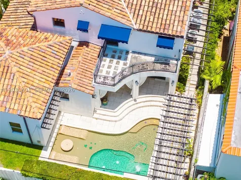 5860 Pine Tree Drive Miami Beach FL 33140