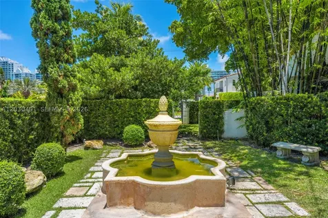 5860 Pine Tree Drive Miami Beach FL 33140