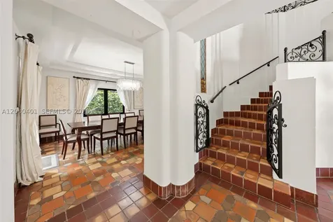 5860 Pine Tree Drive Miami Beach FL 33140