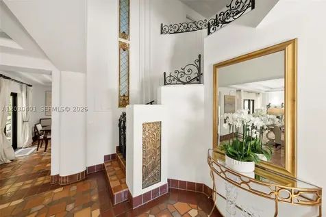 5860 Pine Tree Drive Miami Beach FL 33140