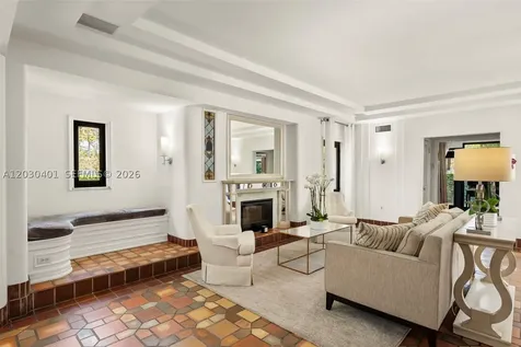 5860 Pine Tree Drive Miami Beach FL 33140