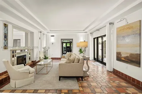 5860 Pine Tree Drive Miami Beach FL 33140