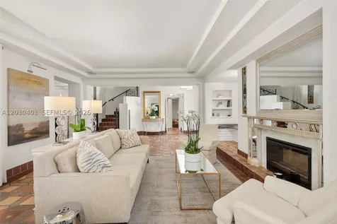 5860 Pine Tree Drive Miami Beach FL 33140