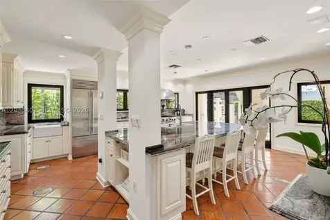 5860 Pine Tree Drive Miami Beach FL 33140