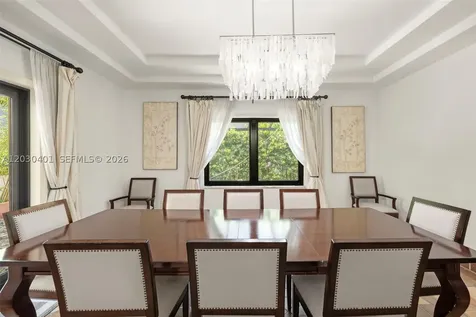 5860 Pine Tree Drive Miami Beach FL 33140