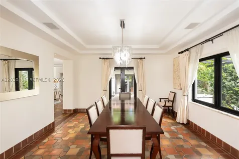 5860 Pine Tree Drive Miami Beach FL 33140