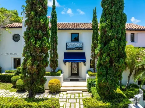 5860 Pine Tree Drive Miami Beach FL 33140