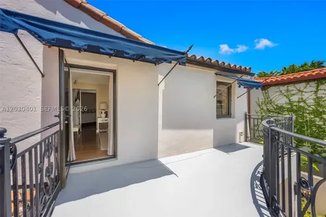 5860 Pine Tree Drive Miami Beach FL 33140