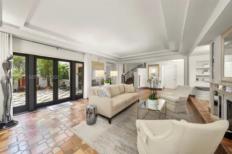 5860 Pine Tree Drive Miami Beach FL 33140