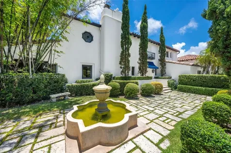5860 Pine Tree Drive Miami Beach FL 33140