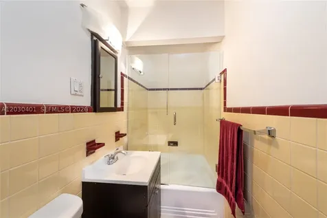 5860 Pine Tree Drive Miami Beach FL 33140