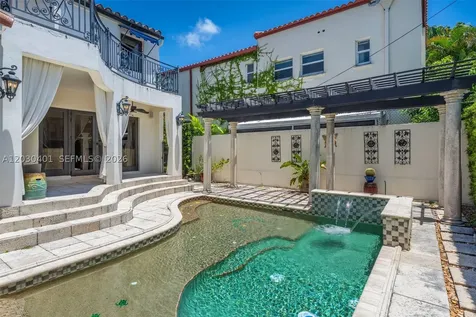 5860 Pine Tree Drive Miami Beach FL 33140