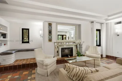 5860 Pine Tree Drive Miami Beach FL 33140