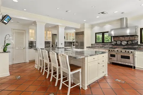 5860 Pine Tree Drive Miami Beach FL 33140