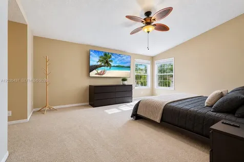 1021 NW 185th Terrace Pembroke Pines FL 33029