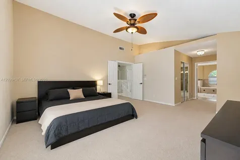 1021 NW 185th Terrace Pembroke Pines FL 33029