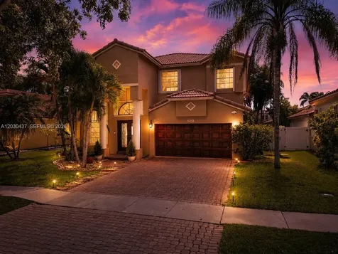 1021 NW 185th Terrace Pembroke Pines FL 33029