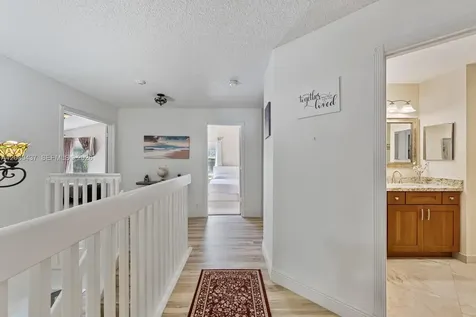 1021 NW 185th Terrace Pembroke Pines FL 33029