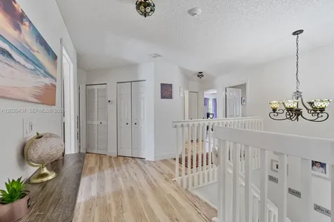 1021 NW 185th Terrace Pembroke Pines FL 33029