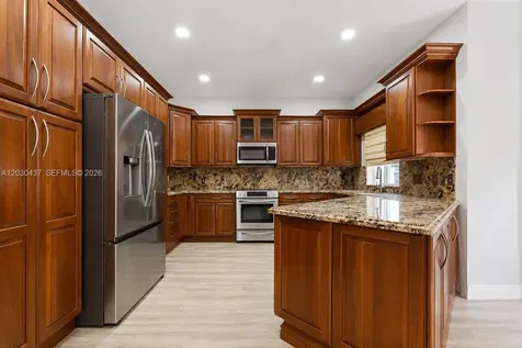 1021 NW 185th Terrace Pembroke Pines FL 33029