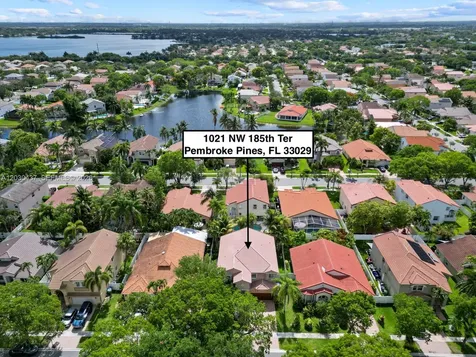 1021 NW 185th Terrace Pembroke Pines FL 33029