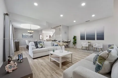 1021 NW 185th Terrace Pembroke Pines FL 33029