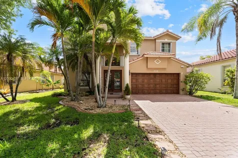 1021 NW 185th Terrace Pembroke Pines FL 33029