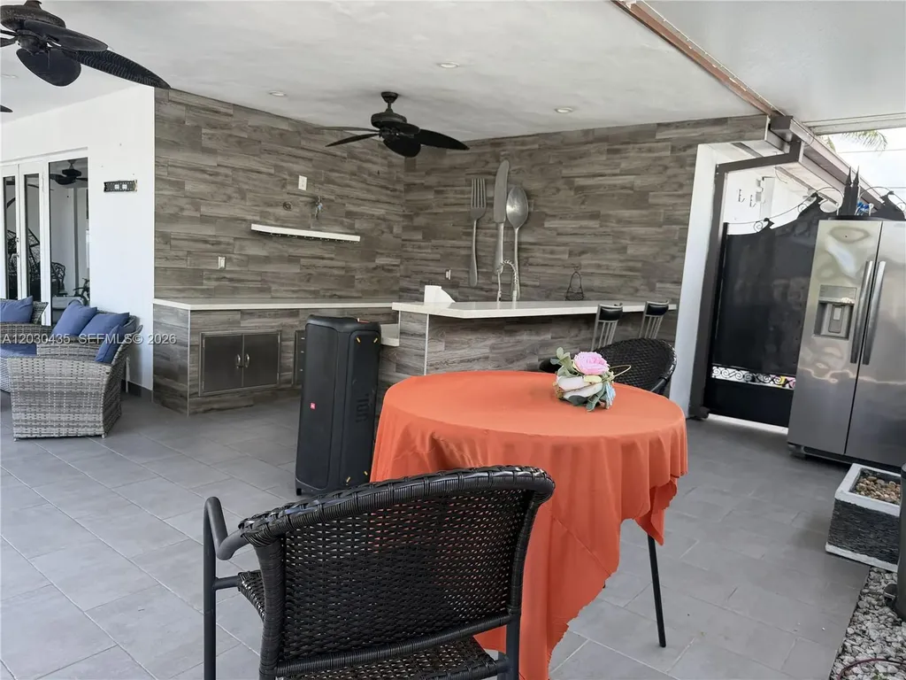 1870 W 64th Street Hialeah FL 33012