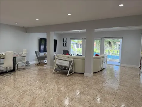 1870 W 64th Street Hialeah FL 33012