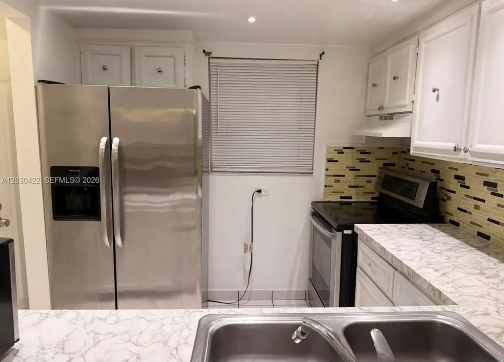 1035 W 77th Street Hialeah FL 33014
