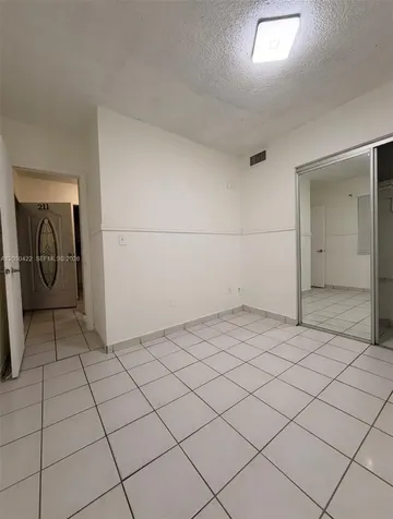 1035 W 77th Street Hialeah FL 33014