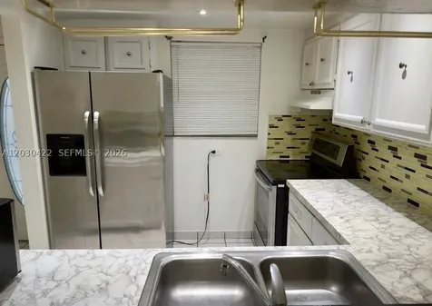 1035 W 77th Street Hialeah FL 33014