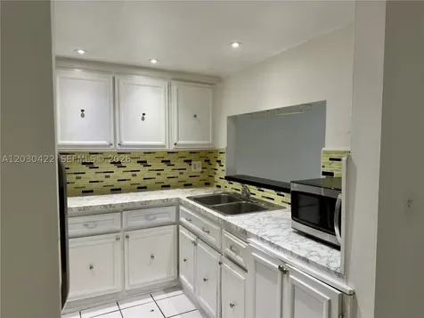 1035 W 77th Street Hialeah FL 33014