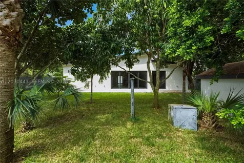 131 Miami Gardens Road West Park FL 33023